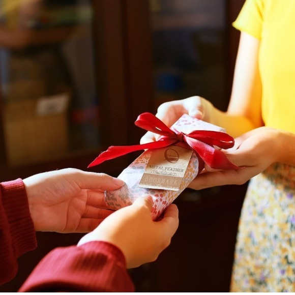 New Handmade Toirxarn Metal Leaf Bookmarks with 3D Butterfly Pendant - Picture 5 of 7